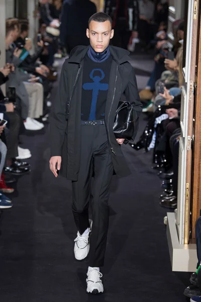 Look 39